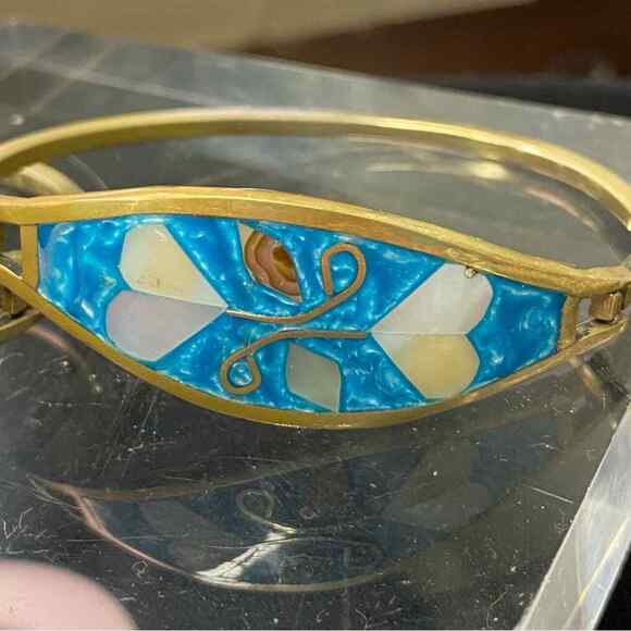 2 Vintage Mexico Alpaca Mother of Pearl Inlaid Hinge Silver Bracelets Hearts - Picture 4 of 9